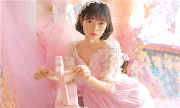 沉湖管委会供卵试管代怀生子多少钱？这一直是很多不孕不育家庭关注的话题。在中国，不孕不育的发生率越来越高，根据《中国不孕不育现状调研报告》显示，育龄夫妇的不孕不育率从20年前的3%增长至现在的12.5%-18.2%，患者人数高达6000万以上。在这样的背景下，许多家庭通过供卵试管来实现自己的生育梦想。那么，供卵试管代怀生子的费用到底是多少呢？